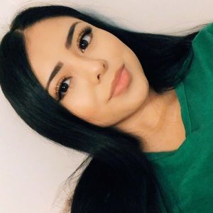 Meet your Posher, Adilene